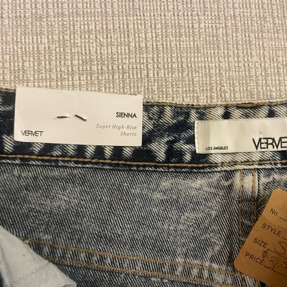 Vervet Sienna Super High-rise Shorts - Picture 4 of 5